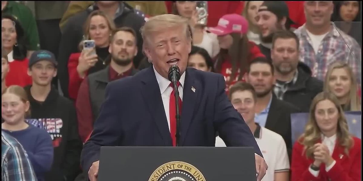 Photo: Alaska's News Source Trump flies 3,400 miles to Alaska in hopes of saving a Senate seat