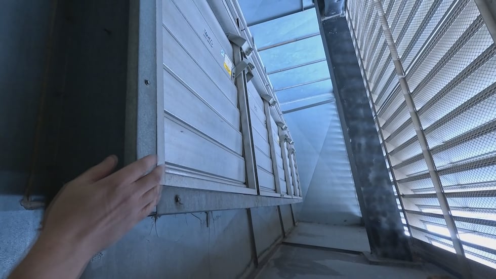 The closer of external vents takes about 15 to 20 minutes to complete.