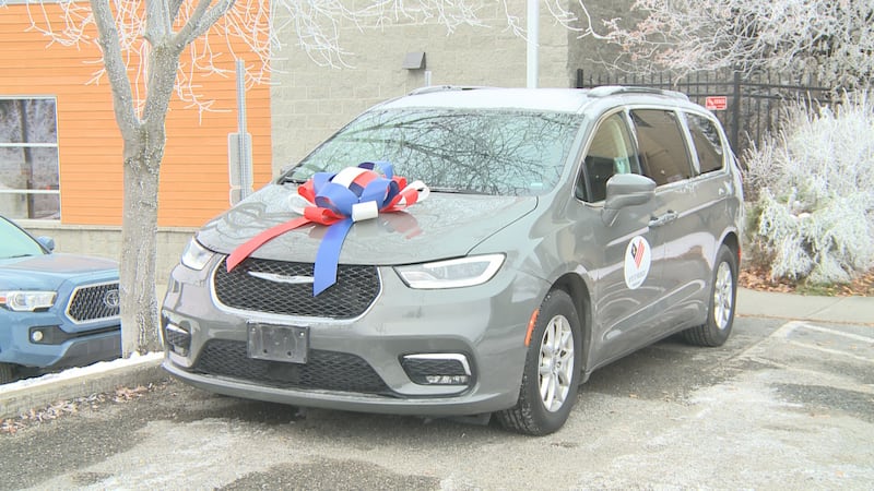 2022 Chrysler Pacifica gifted to Army veteran Keith Johnson in the Keys to Progress program