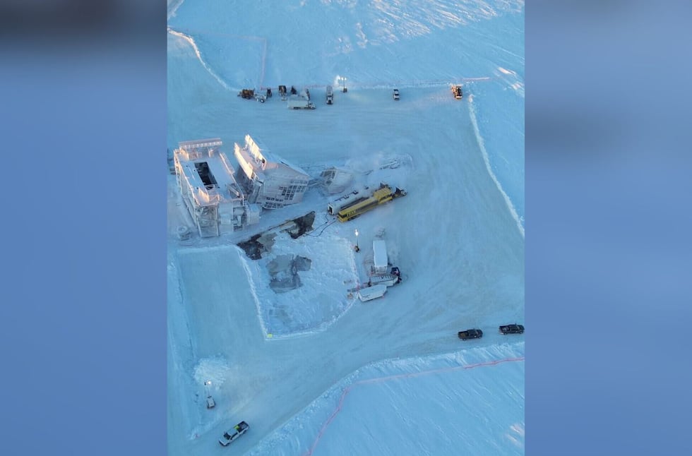 Crews recover 2,400+ gallons of waste after North Slope rig collapse ...